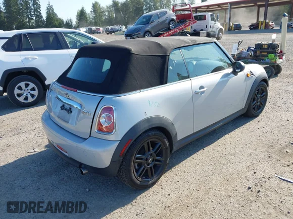 ✅ 2013 MINI Convertible • VIN: WMWZN3C52DT568897 • Лот: 42814195. Опубліковано раніше на IAAI з пробігом 75 013 миль. Безкоштовний доступ до архіву аукціонних продажів зі США та докладний звіт про історію автомобіля на DreamBid. Зображення 4.