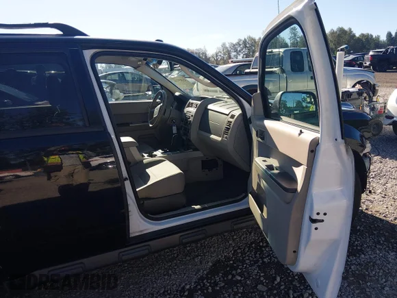 ✅ 2012 Ford Escape Hybrid • VIN: 1FMCU5K36CKA67910 • Lot: 45385736. Wystawiony na IAAI z przebiegiem 173 324 mil. Bezpłatny archiwum sprzedaży aukcyjnych z USA i szczegółowy raport historii pojazdu na DreamBid. Zdjęcie 5.