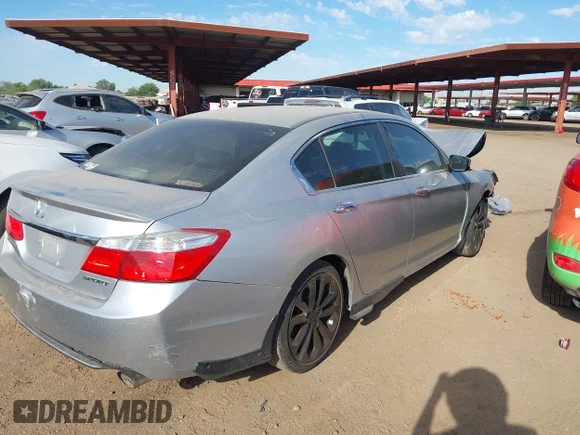 ✅ 2015 Honda Accord Sport • VIN: 1HGCR2F54FA148559 • Lot: 43407632. Wystawiony na IAAI z przebiegiem 171 474 mil. Bezpłatny archiwum sprzedaży aukcyjnych z USA i szczegółowy raport historii pojazdu na DreamBid. Zdjęcie 4.