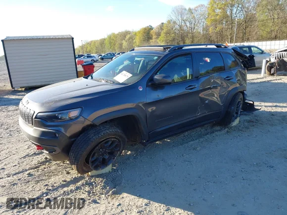 ✅ 2019 Jeep Cherokee Trailhawk Elite • VIN: 1C4PJMBX8KD251664 • Лот: 44728675. Опубліковано раніше на IAAI з пробігом 88 248 миль. Безкоштовний доступ до архіву аукціонних продажів зі США та докладний звіт про історію автомобіля на DreamBid. Зображення 2.