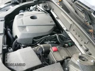 ✅ 2019 Volvo XC60 Momentum • VIN: LYV102RK4KB202463 • Lot: 41519599. Listed on IAAI with 44,246 mi. Free auction sales archive from the USA and detailed vehicle history report at DreamBid. Image 19.