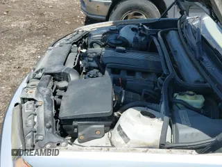 ✅ 2005 BMW 3 Series 325i • VIN: WBAEV33485KW17615 • Lot: 42651094. Listed on IAAI with 165,422 mi. Free auction sales archive from the USA and detailed vehicle history report at DreamBid. Image 13.