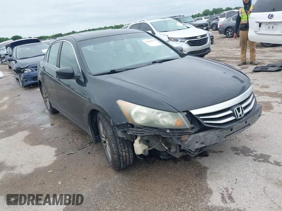 ✅ 2011 Honda Accord EX • VIN: 1HGCP2F71BA015873 • Lot: 45040704. Wystawiony na IAAI z przebiegiem 444 169 mil. Bezpłatny archiwum sprzedaży aukcyjnych z USA i szczegółowy raport historii pojazdu na DreamBid. Zdjęcie 1.