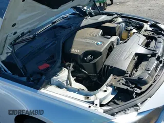 ✅ 2015 BMW 3 Series 328i xDrive • VIN: WBA3B5G58FNS13423 • Lot: 42050878. Wystawiony na IAAI z przebiegiem 82 235 mil. Bezpłatny archiwum sprzedaży aukcyjnych z USA i szczegółowy raport historii pojazdu na DreamBid. Zdjęcie 21.