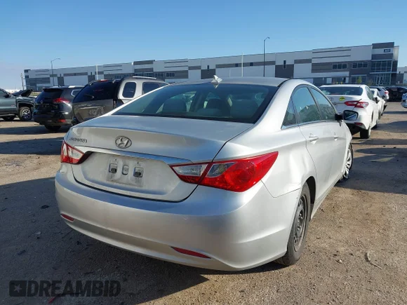 ✅ 2013 Hyundai Sonata GLS • VIN: 5NPEB4AC0DH564983 • Лот: 44590721. Опубликован ранее на IAAI с пробегом 179 381 миль. Бесплатный доступ к архиву аукционных продаж из США и подробный отчёт об истории автомобиля на DreamBid. Изображение 4.