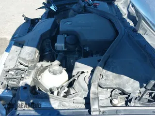 ✅ 2015 BMW 3 Series 320i xDrive • VIN: WBA3C3G55FNS73810 • Lot: 41822468. Wystawiony na IAAI z przebiegiem 76 779 mil. Bezpłatny archiwum sprzedaży aukcyjnych z USA i szczegółowy raport historii pojazdu na DreamBid. Zdjęcie 19.