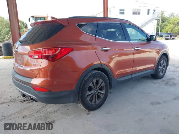 ✅ 2015 Hyundai Santa Fe • VIN: 5XYZU3LB3FG275326 • Lot: 44947241. Wystawiony na IAAI z przebiegiem 135 017 mil. Bezpłatny archiwum sprzedaży aukcyjnych z USA i szczegółowy raport historii pojazdu na DreamBid. Zdjęcie 4.