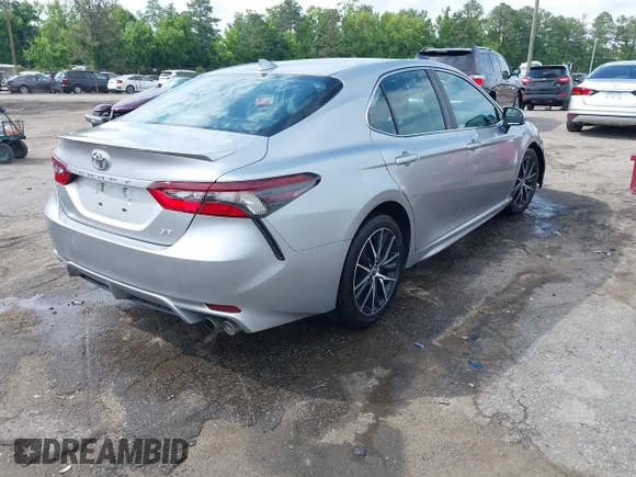 ✅ 2021 Toyota Camry SE Nightshade • VIN: 4T1G11AK3MU479025 • Lot: 42364217. Wystawiony na IAAI z przebiegiem 70 125 mil. Bezpłatny archiwum sprzedaży aukcyjnych z USA i szczegółowy raport historii pojazdu na DreamBid. Zdjęcie 4.