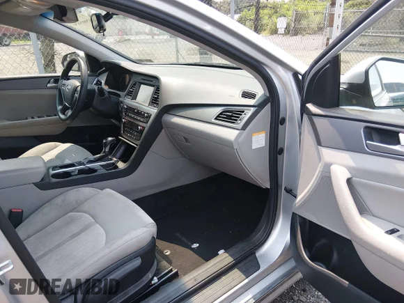 ✅ 2017 Hyundai Sonata SE • VIN: KMHE24L31HA075661 • Лот: 45609850. Опубликован ранее на IAAI с пробегом 102 871 миль. Бесплатный доступ к архиву аукционных продаж из США и подробный отчёт об истории автомобиля на DreamBid. Изображение 5.