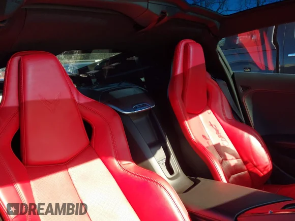 ✅ 2021 Chevrolet Corvette 2LT • VIN: 1G1YB2D48M5116165 • Lot: 44105160. Wystawiony na IAAI z przebiegiem 9 189 mil. Bezpłatny archiwum sprzedaży aukcyjnych z USA i szczegółowy raport historii pojazdu na DreamBid. Zdjęcie 8.