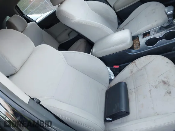 ✅ 2020 Kia Sorento LX • VIN: 5XYPG4A37LG673232 • Lot: 43920293. Wystawiony na IAAI z przebiegiem 67 287 mil. Bezpłatny archiwum sprzedaży aukcyjnych z USA i szczegółowy raport historii pojazdu na DreamBid. Zdjęcie 8.
