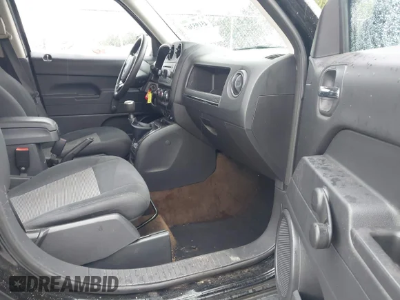 ✅ 2016 Jeep Patriot Sport • VIN: 1C4NJPBB7GD582983 • Лот: 45195367. Опубликован ранее на IAAI с пробегом 172 793 миль. Бесплатный доступ к архиву аукционных продаж из США и подробный отчёт об истории автомобиля на DreamBid. Изображение 5.