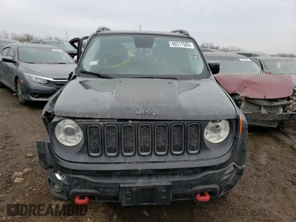 ✅ 2017 Jeep Renegade Trailhawk • VIN: ZACCJBCB2HPG61330 • Lot: 40317583. Wystawiony na Copart z przebiegiem 71 398 mil. Bezpłatny archiwum sprzedaży aukcyjnych z USA i szczegółowy raport historii pojazdu na DreamBid. Zdjęcie 5.