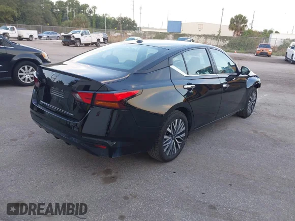 ✅ 2025 Nissan Altima SV • VIN: 1N4BL4DV6SN397612 • Lot: 45102624. Wystawiony na IAAI z przebiegiem 27 251 mil. Bezpłatny archiwum sprzedaży aukcyjnych z USA i szczegółowy raport historii pojazdu na DreamBid. Zdjęcie 4.