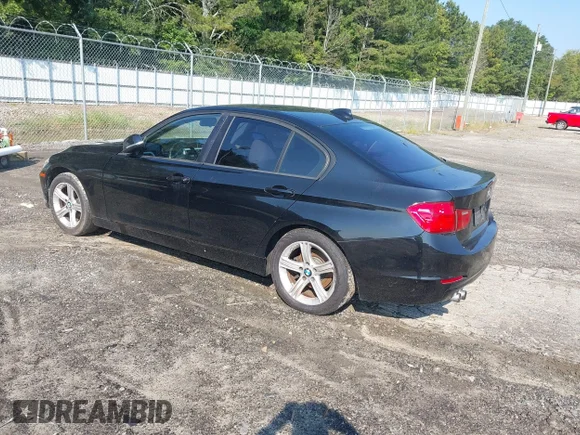 ✅ 2013 BMW 3 Series 328i • VIN: WBA3C1G54DNR49584 • Lot: 43157697. Listed on IAAI with 113,747 mi. Free auction sales archive from the USA and detailed vehicle history report at DreamBid. Image 3.
