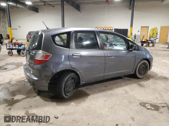 ✅ 2013 Honda Fit • VIN: JHMGE8H31DC000881 • Lot: 45828315. Wystawiony na Copart z przebiegiem 163 594 mil. Bezpłatny archiwum sprzedaży aukcyjnych z USA i szczegółowy raport historii pojazdu na DreamBid. Zdjęcie 3.