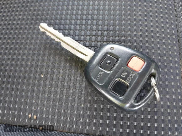 ✅ 2012 Toyota FJ Cruiser • VIN: JTEBU4BF5CK146372 • Лот: 43475132. Опубликован ранее на IAAI с пробегом 103 245 миль. Бесплатный доступ к архиву аукционных продаж из США и подробный отчёт об истории автомобиля на DreamBid. Изображение 11.