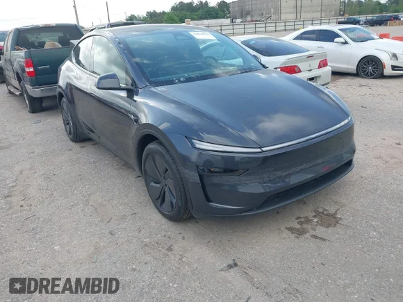✅ 2026 Tesla Model Y Long Range • VIN: 7SAYGDED6TA642231 • Lot: 44863834. Wystawiony na IAAI z przebiegiem 294 mil. Bezpłatny archiwum sprzedaży aukcyjnych z USA i szczegółowy raport historii pojazdu na DreamBid. Zdjęcie 1.