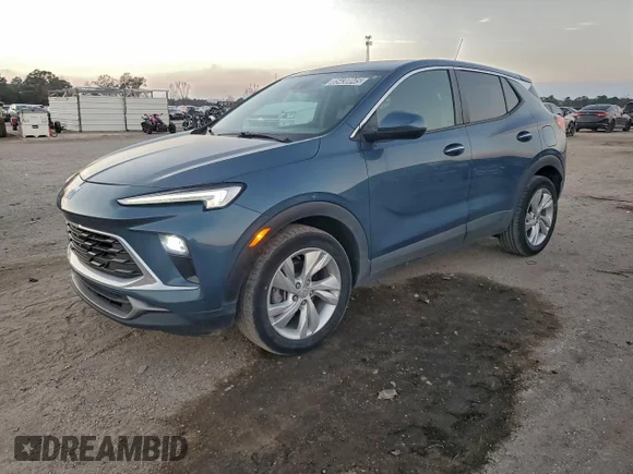 ✅ 2024 Buick Encore GX Preferred • VIN: KL4AMBS21RB077488 • Лот: 85430045. Опубликован ранее на Copart с пробегом 28 987 миль. Бесплатный доступ к архиву аукционных продаж из США и подробный отчёт об истории автомобиля на DreamBid. Изображение 1.