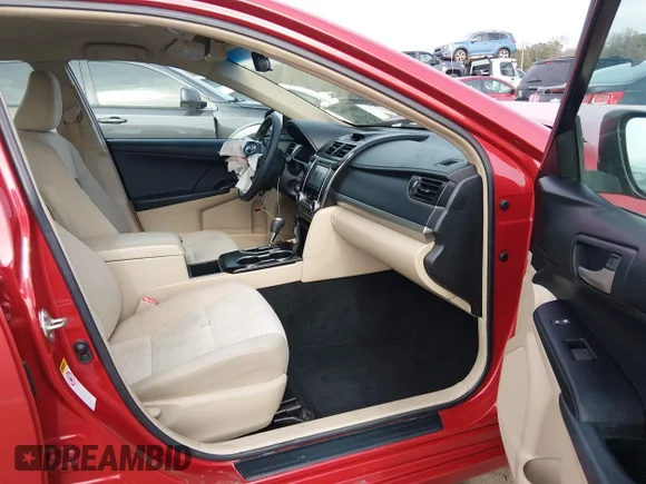 ✅ 2014 Toyota Camry LE • VIN: 4T4BF1FK4ER358614 • Lot: 44107061. Wystawiony na IAAI z przebiegiem 50 714 mil. Bezpłatny archiwum sprzedaży aukcyjnych z USA i szczegółowy raport historii pojazdu na DreamBid. Zdjęcie 5.