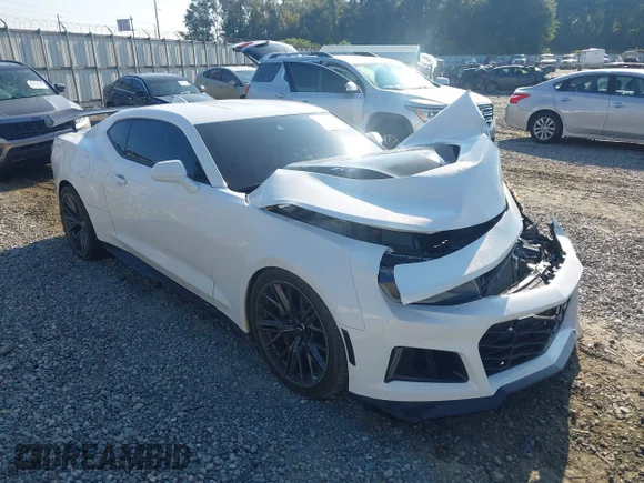 ✅ 2020 Chevrolet Camaro ZL1 • VIN: 1G1FK1R61L0144221 • Lot: 43003173. Wystawiony na IAAI z przebiegiem 44 488 mil. Bezpłatny archiwum sprzedaży aukcyjnych z USA i szczegółowy raport historii pojazdu na DreamBid. Zdjęcie 1.