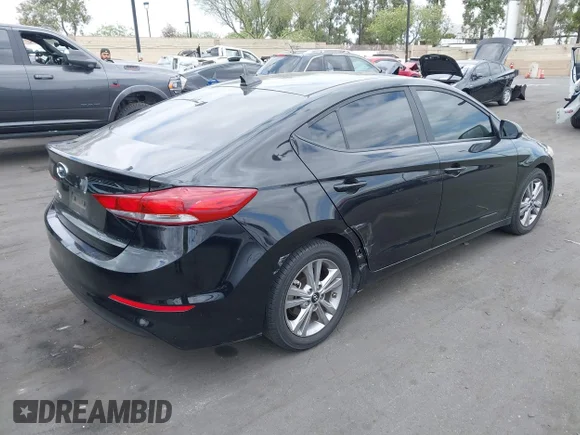 ✅ 2018 Hyundai Elantra SEL • VIN: KMHD84LF4JU512349 • Lot: 45207920. Wystawiony na IAAI z przebiegiem 101 388 mil. Bezpłatny archiwum sprzedaży aukcyjnych z USA i szczegółowy raport historii pojazdu na DreamBid. Zdjęcie 4.