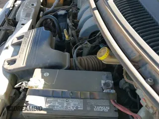 ✅ 1999 Chrysler Town & Country LX • VIN: 1C4GP54L0XB898500 • Lot: 43650504. Listed on IAAI with 305,025 mi. Free auction sales archive from the USA and detailed vehicle history report at DreamBid. Image 19.