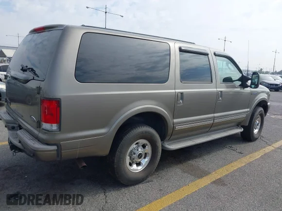 ✅ 2003 Ford Excursion Limited • VIN: 1FMNU43S13EC54124 • Лот: 44824732. Опубліковано раніше на IAAI з пробігом 260 230 миль. Безкоштовний доступ до архіву аукціонних продажів зі США та докладний звіт про історію автомобіля на DreamBid. Зображення 4.