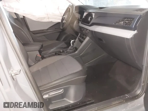 ✅ 2024 Volkswagen Taos SE • VIN: 3VVVX7B2XRM018445 • Lot: 44285281. Wystawiony na IAAI z przebiegiem Nie podano. Bezpłatny archiwum sprzedaży aukcyjnych z USA i szczegółowy raport historii pojazdu na DreamBid. Zdjęcie 5.