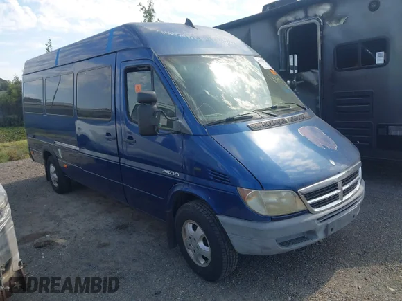 ✅ 2006 Dodge Sprinter • VIN: WD8PD744165961246 • Лот: 45018543. Опубліковано раніше на IAAI з пробігом 249 846 миль. Безкоштовний доступ до архіву аукціонних продажів зі США та докладний звіт про історію автомобіля на DreamBid. Зображення 1.