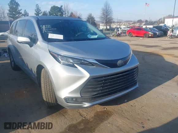 ✅ 2021 Toyota Sienna LE • VIN: 5TDKSKFC4MS012512 • Lot: 44516700. Listed on IAAI with 98,415 mi. Free auction sales archive from the USA and detailed vehicle history report at DreamBid. Image 1.