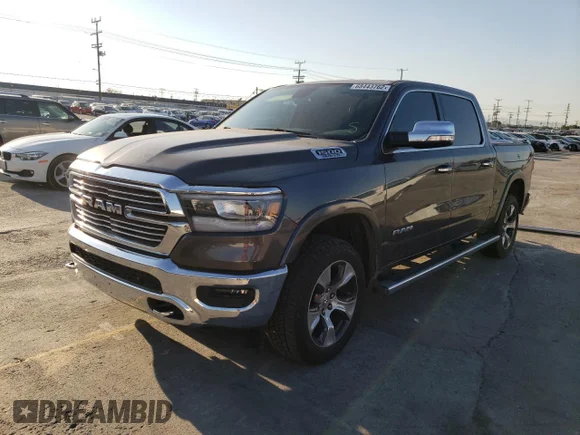 ✅ 2020 Ram 1500 Laramie • VIN: 1C6SRFJT1LN365330 • Лот: 68443762. Опубліковано раніше на Copart з пробігом 32 781 миль. Безкоштовний доступ до архіву аукціонних продажів зі США та докладний звіт про історію автомобіля на DreamBid. Зображення 1.