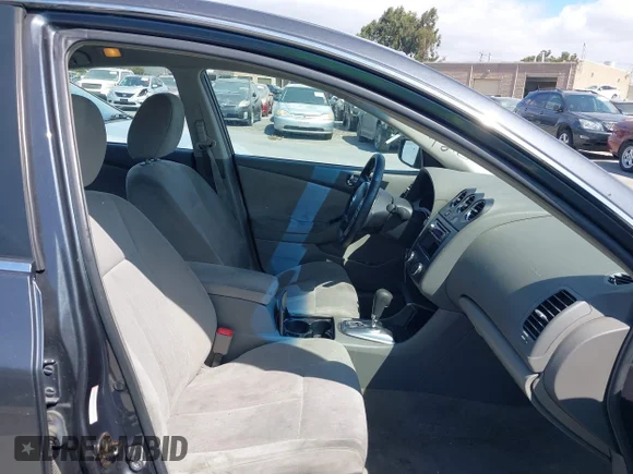 ✅ 2010 Nissan Altima 2.5 • VIN: 1N4AL2AP2AN510217 • Lot: 43185387. Wystawiony na IAAI z przebiegiem 185 823 mil. Bezpłatny archiwum sprzedaży aukcyjnych z USA i szczegółowy raport historii pojazdu na DreamBid. Zdjęcie 5.