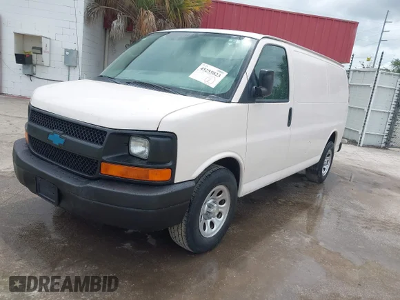 ✅ 2006 Chevrolet Express Cargo • VIN: 1GCFG15X361237182 • Lot: 45255823. Wystawiony na IAAI z przebiegiem 298 540 mil. Bezpłatny archiwum sprzedaży aukcyjnych z USA i szczegółowy raport historii pojazdu na DreamBid. Zdjęcie 2.
