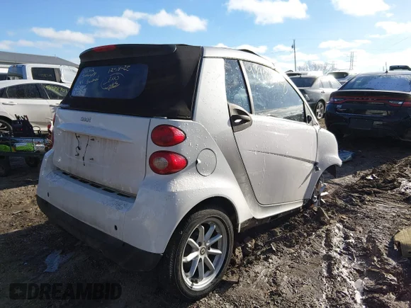 ✅ 2009 Smart fortwo Passion • VIN: WMEEK31X79K302255 • Lot: 43985428. Wystawiony na IAAI z przebiegiem 155 944 mil. Bezpłatny archiwum sprzedaży aukcyjnych z USA i szczegółowy raport historii pojazdu na DreamBid. Zdjęcie 4.