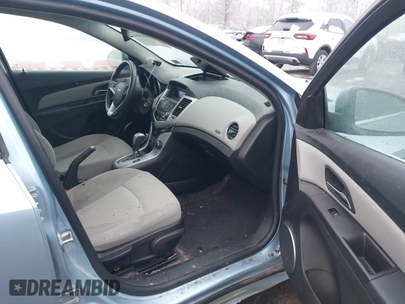 ✅ 2011 Chevrolet Cruze 1LT • VIN: 1G1PF5S90B7146214 • Lot: 43842984. Wystawiony na IAAI z przebiegiem 51 271 mil. Bezpłatny archiwum sprzedaży aukcyjnych z USA i szczegółowy raport historii pojazdu na DreamBid. Zdjęcie 5.
