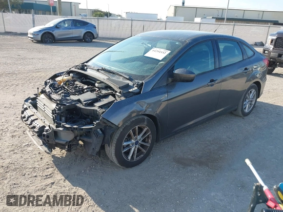 ✅ 2018 Ford Focus SE • VIN: 1FADP3F20JL308461 • Lot: 44294532. Wystawiony na IAAI z przebiegiem 138 326 mil. Bezpłatny archiwum sprzedaży aukcyjnych z USA i szczegółowy raport historii pojazdu na DreamBid. Zdjęcie 2.
