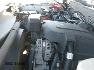 2017 Chevrolet Silverado 2500HD Work Truck z VIN 1GC2KUEG1HZ194741, wystawiony jako IAAI lot #40655114 z przebiegiem 277 143 mil mil oraz . Historia ofert i sprzedaży dostępna na DreamBid. Obrazek 20.