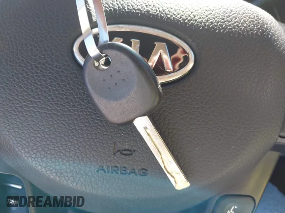 ✅ 2011 Kia Optima LX • VIN: KNAGM4A79B5173766 • Лот: 44246465. Опубликован ранее на IAAI с пробегом 211 998 миль. Бесплатный доступ к архиву аукционных продаж из США и подробный отчёт об истории автомобиля на DreamBid. Изображение 11.