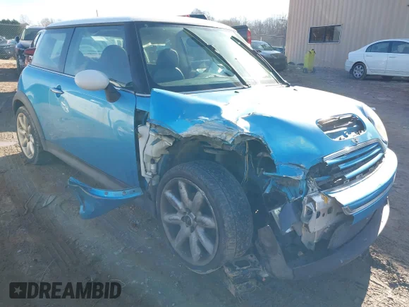 ✅ 2002 MINI Hardtop S • VIN: WMWRE33422TD52765 • Лот: 41589769. Опубликован ранее на IAAI с пробегом 141 470 миль. Бесплатный доступ к архиву аукционных продаж из США и подробный отчёт об истории автомобиля на DreamBid. Изображение 1.