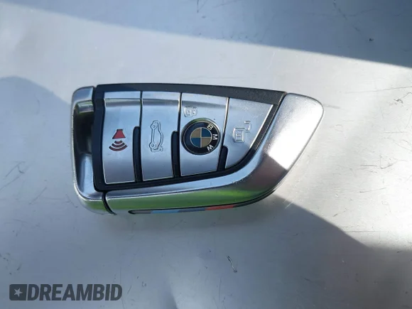 ✅ 2020 BMW M8 Competition • VIN: WBSDZ0C0XLCD28138 • Lot: 42339303. Wystawiony na IAAI z przebiegiem 30 298 mil. Bezpłatny archiwum sprzedaży aukcyjnych z USA i szczegółowy raport historii pojazdu na DreamBid. Zdjęcie 11.