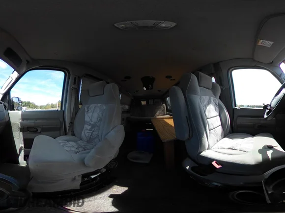 ✅ 2013 Ford Econoline Cargo Commercial • VIN: 1FTNE1EL3DDA50261 • Lot: 43105761. Wystawiony na IAAI z przebiegiem 96 136 mil. Bezpłatny archiwum sprzedaży aukcyjnych z USA i szczegółowy raport historii pojazdu na DreamBid. Zdjęcie 19.