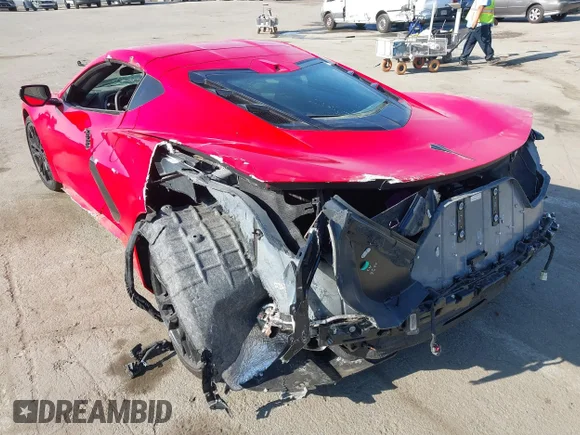 ✅ 2024 Chevrolet Corvette 2LT • VIN: 1G1YB2D48R5129635 • Lot: 43096817. Wystawiony na IAAI z przebiegiem 3 950 mil. Bezpłatny archiwum sprzedaży aukcyjnych z USA i szczegółowy raport historii pojazdu na DreamBid. Zdjęcie 6.