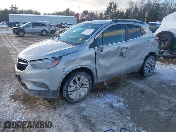 ✅ 2022 Buick Encore Preferred • VIN: KL4CJESM7NB535825 • Lot: 44267995. Wystawiony na IAAI z przebiegiem 54 890 mil. Bezpłatny archiwum sprzedaży aukcyjnych z USA i szczegółowy raport historii pojazdu na DreamBid. Zdjęcie 2.