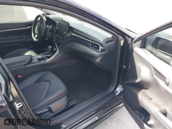 ✅ 2023 Toyota Camry SE • VIN: 4T1S11AK9PU802525 • Lot: 44597638. Wystawiony na IAAI z przebiegiem 32 102 mil. Bezpłatny archiwum sprzedaży aukcyjnych z USA i szczegółowy raport historii pojazdu na DreamBid. Zdjęcie 5.