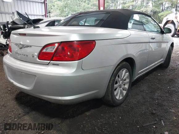 ✅ 2010 Chrysler Sebring Touring • VIN: 1C3BC5EDXAN219212 • Лот: 43192402. Опубліковано раніше на IAAI з пробігом 113 520 миль. Безкоштовний доступ до архіву аукціонних продажів зі США та докладний звіт про історію автомобіля на DreamBid. Зображення 4.