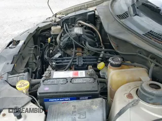 ✅ 2005 Chrysler Pacifica • VIN: 2C4GM48L35R382031 • Lot: 42297104. Listed on IAAI with 121,852 mi. Free auction sales archive from the USA and detailed vehicle history report at DreamBid. Image 12.