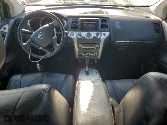 ✅ 2012 Nissan Murano LE • VIN: JN8AZ1MU8CW105453 • Lot: 96187575. Wystawiony na Copart z przebiegiem 130 570 mil. Bezpłatny archiwum sprzedaży aukcyjnych z USA i szczegółowy raport historii pojazdu na DreamBid. Zdjęcie 8.