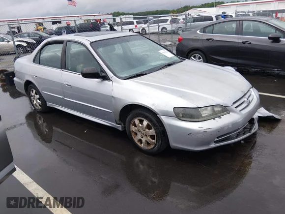 ✅ 2002 Honda Accord SE • VIN: 1HGCG66852A067300 • Лот: 45049323. Опубліковано раніше на IAAI з пробігом 315 023 миль. Безкоштовний доступ до архіву аукціонних продажів зі США та докладний звіт про історію автомобіля на DreamBid. Зображення 1.