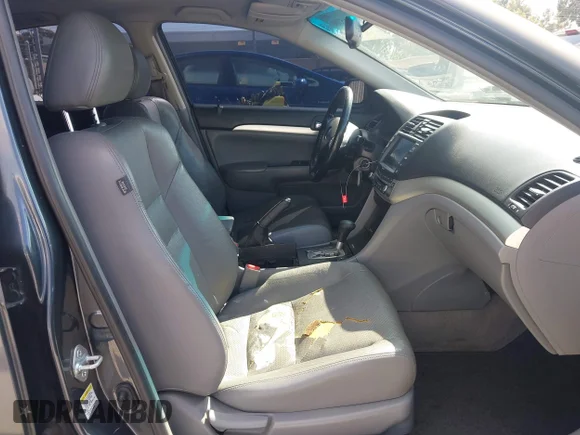 ✅ 2004 Acura TSX w/Navigation • VIN: JH4CL96924C033292 • Лот: 45485300. Опубліковано раніше на IAAI з пробігом 225 243 миль. Безкоштовний доступ до архіву аукціонних продажів зі США та докладний звіт про історію автомобіля на DreamBid. Зображення 5.